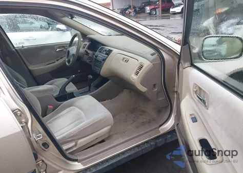 2000 Honda Accord 2.3 Lx from USA, damaged, VIN 1HGCG6652YA047231